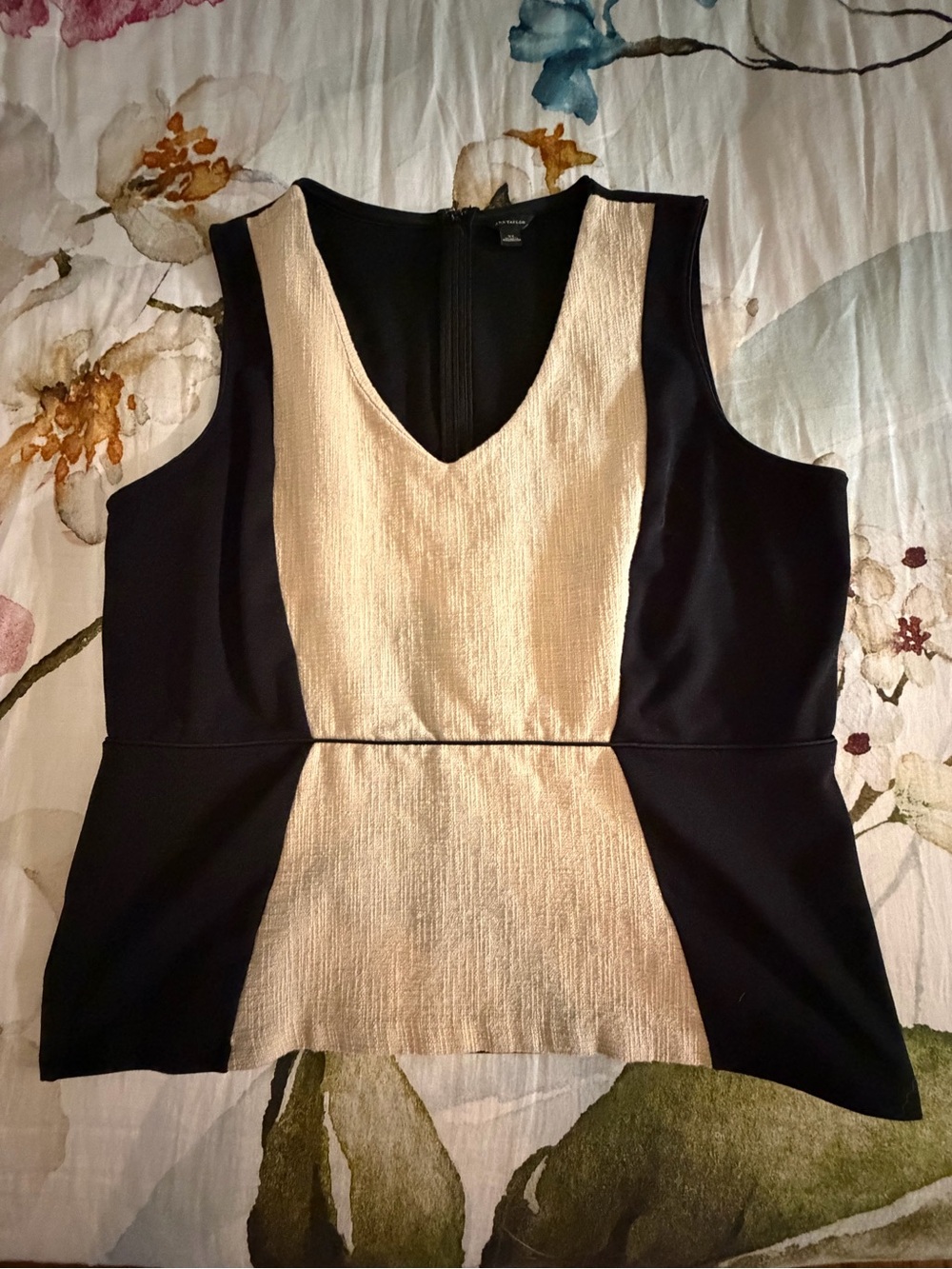 Ann Taylor Black & Beige V-Neck Sleeveless Top w/ Peplum Style Waist